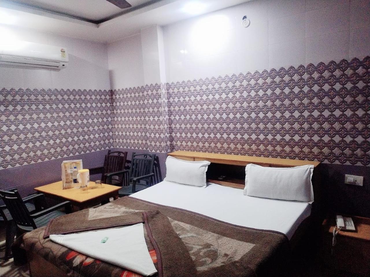 Hotel Vishal Palace Unnao Eksteriør billede