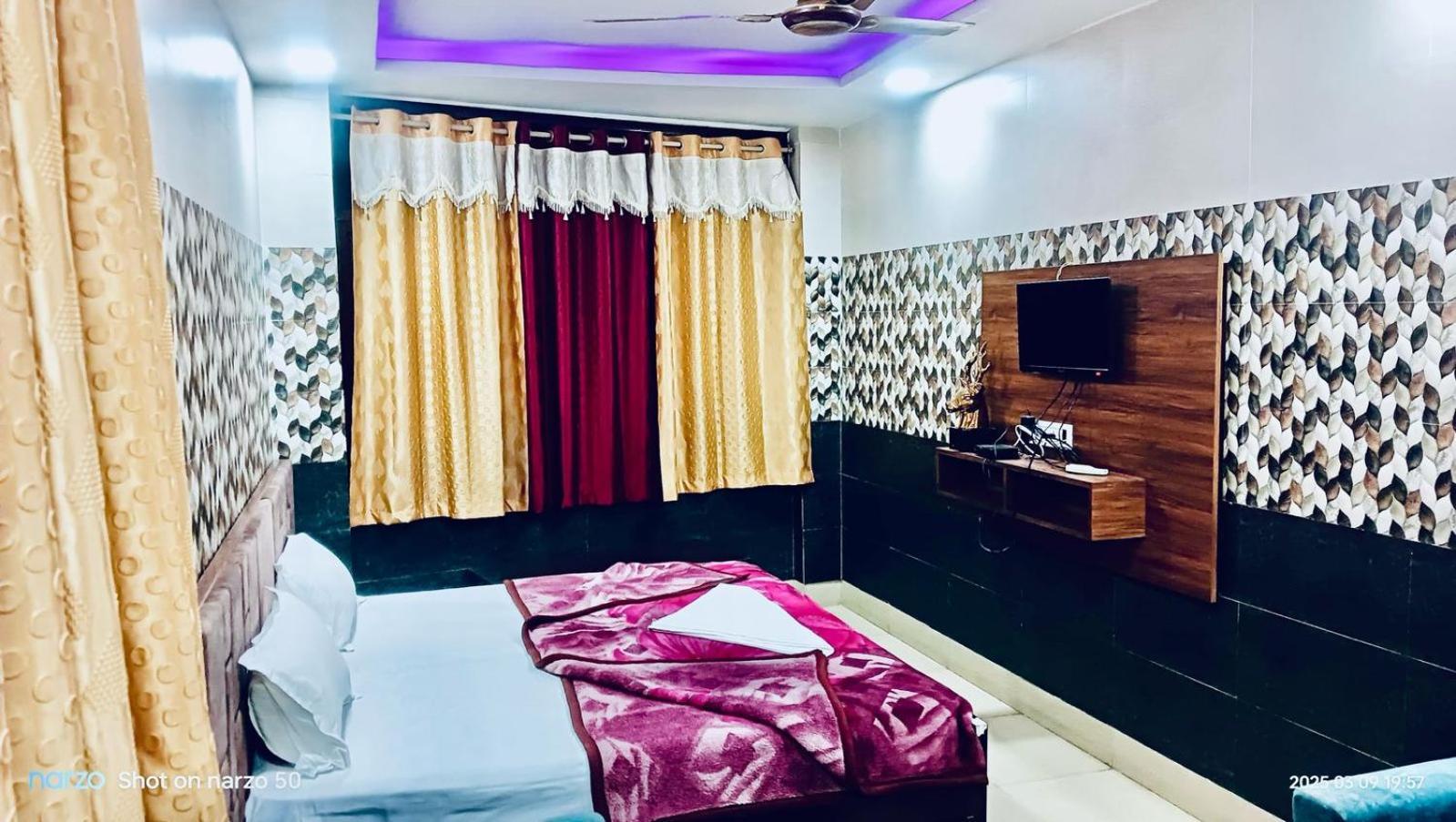 Hotel Vishal Palace Unnao Eksteriør billede